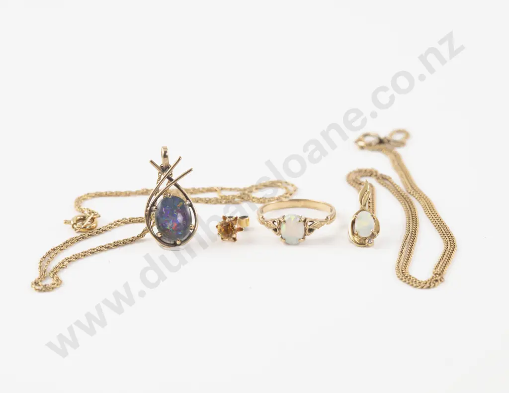 14ct and 9ct Single Opal Pendants Image 1++