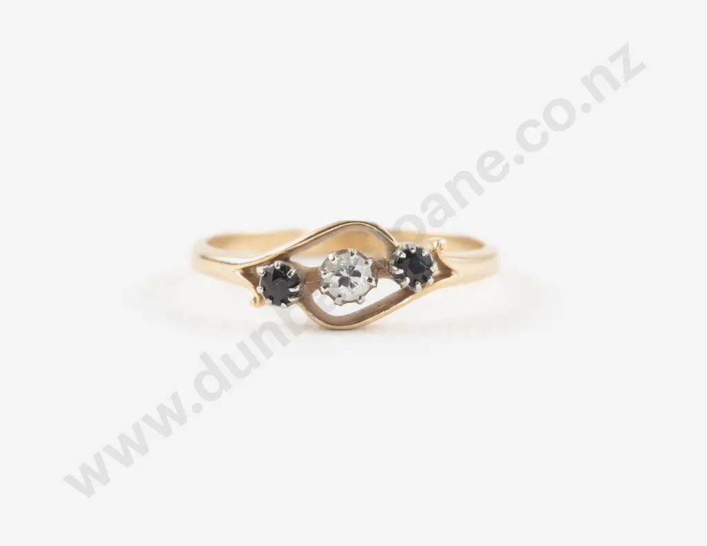 18ct Three Stone Sapphire and Diamond Ring Image 1++