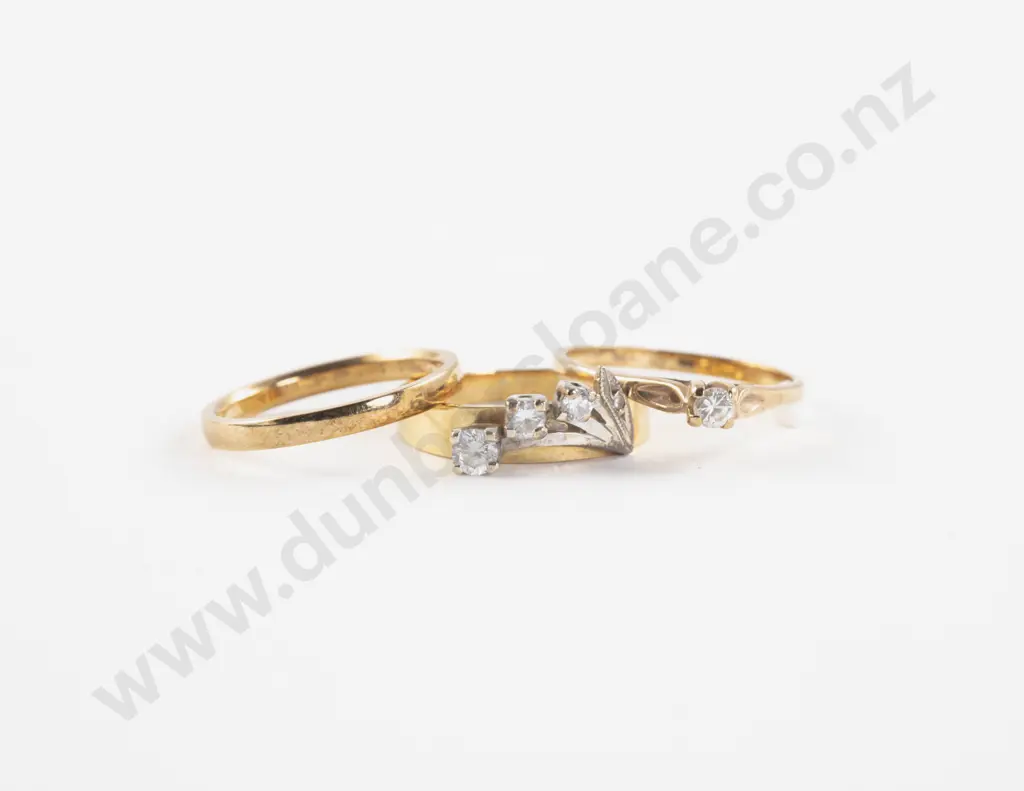 9ct Solitare Diamond Ring with Wedding Band Image 1++