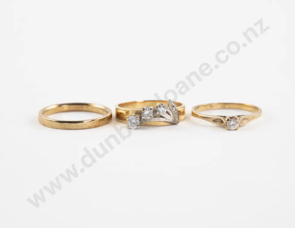 9ct Solitare Diamond Ring with Wedding Band Image 1++