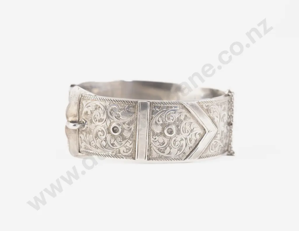 S/S Half Engraved Fancy Hinged Snap Bangle Image 1++