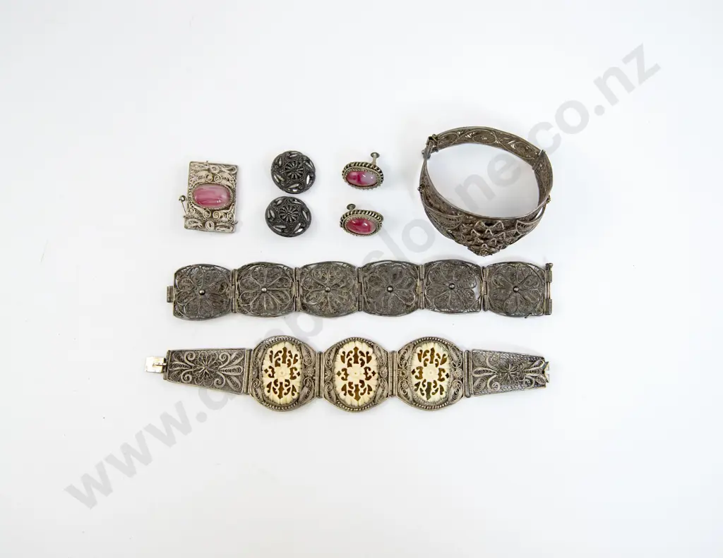 Collection of Assorted Silver Filigree Jewellery Image 1++
