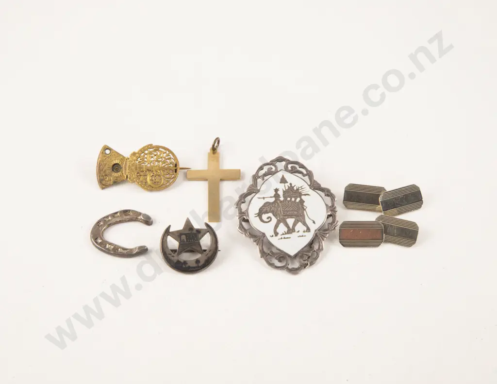9ct Cross Pendant Image 1++