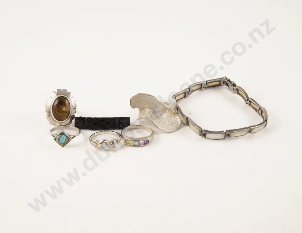S/S Wave Dress Ring with Small Collection of S/S Jewellery Image 1++