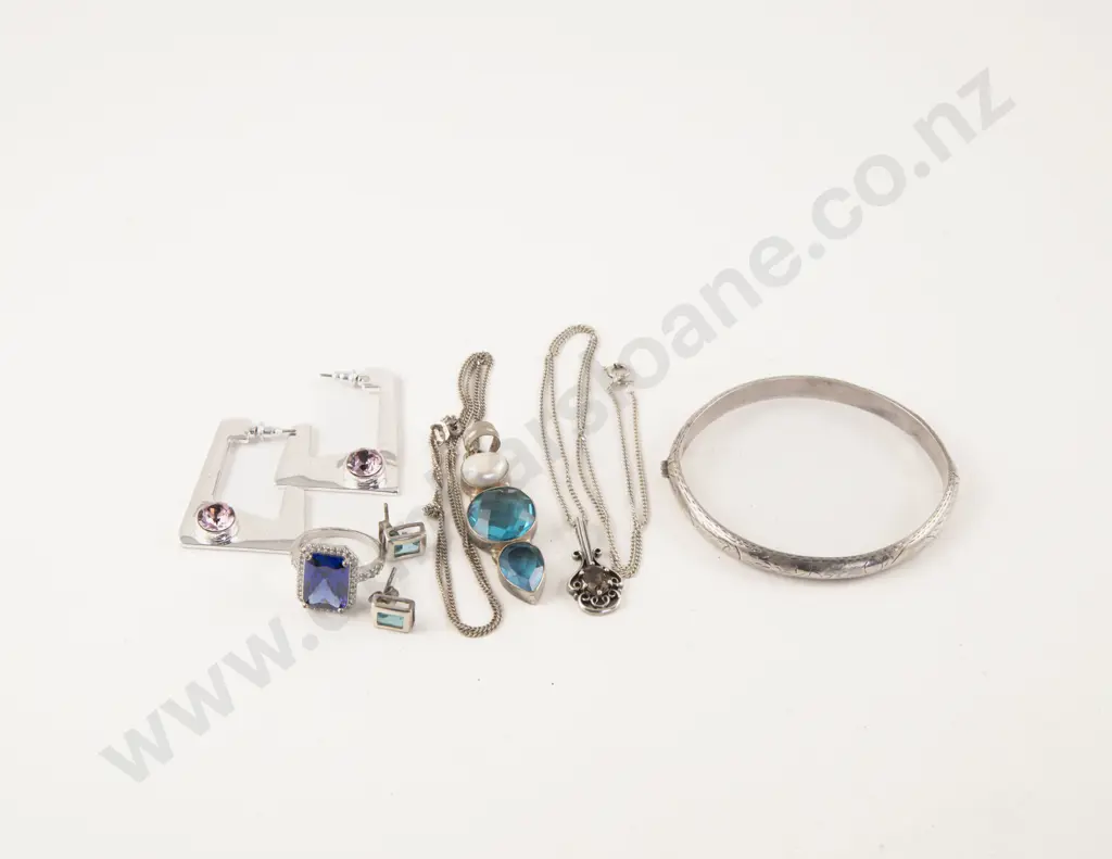 Collection of Assorted S/S Jewellery Image 1++