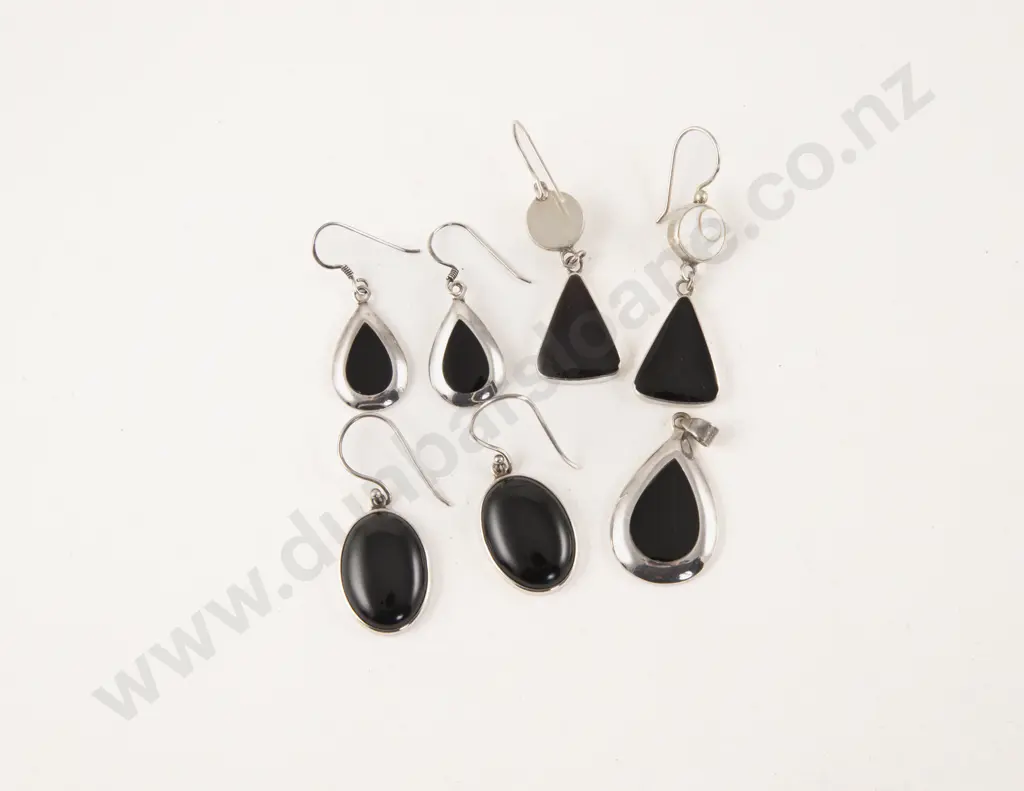 Small Collection of S/S Onyx Jewellery Image 1++