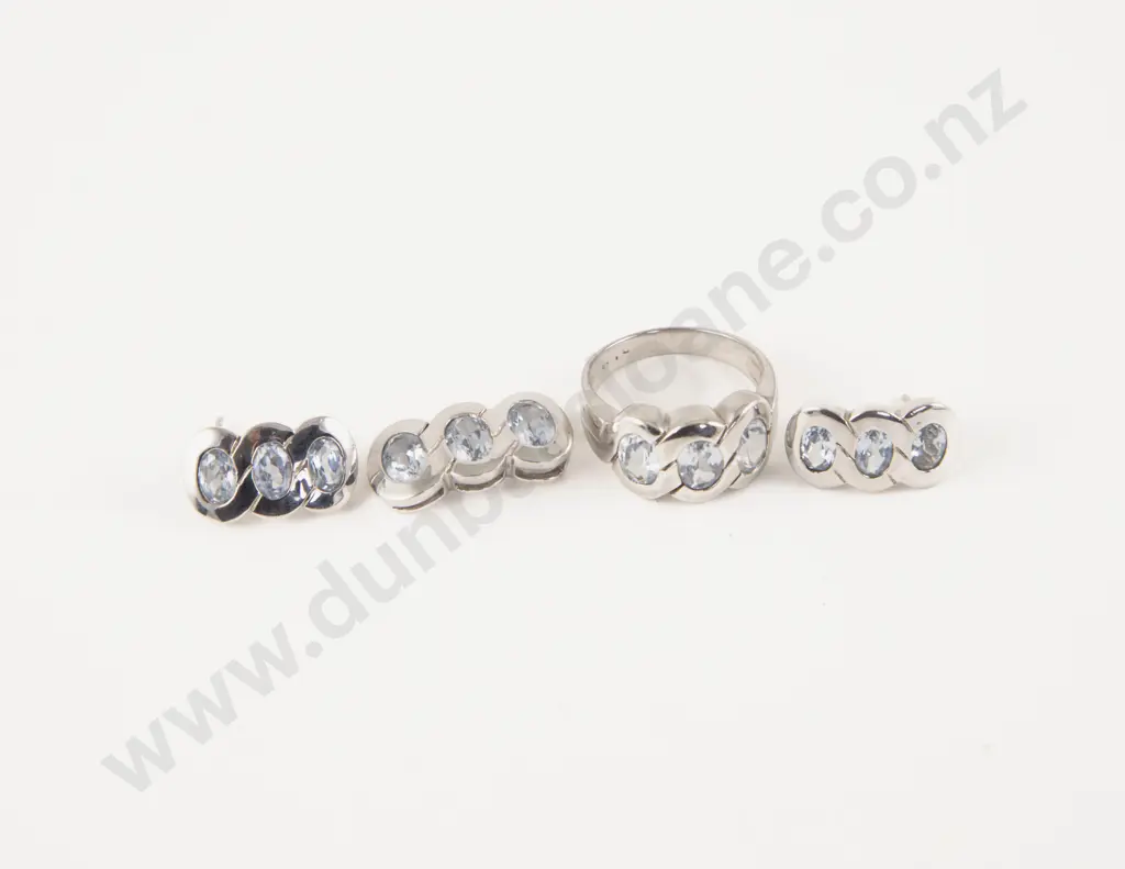 Small Collection of S/S Topaz Jewellery Image 1++