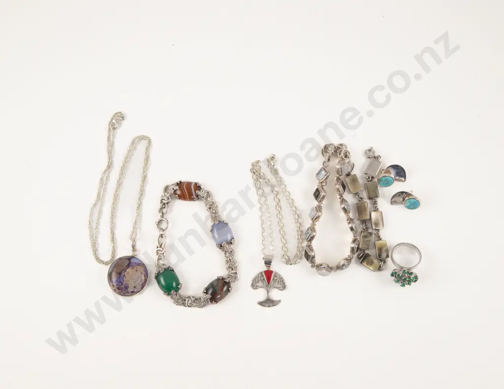 Collection of Assorted S/S Jewellery Image 1++