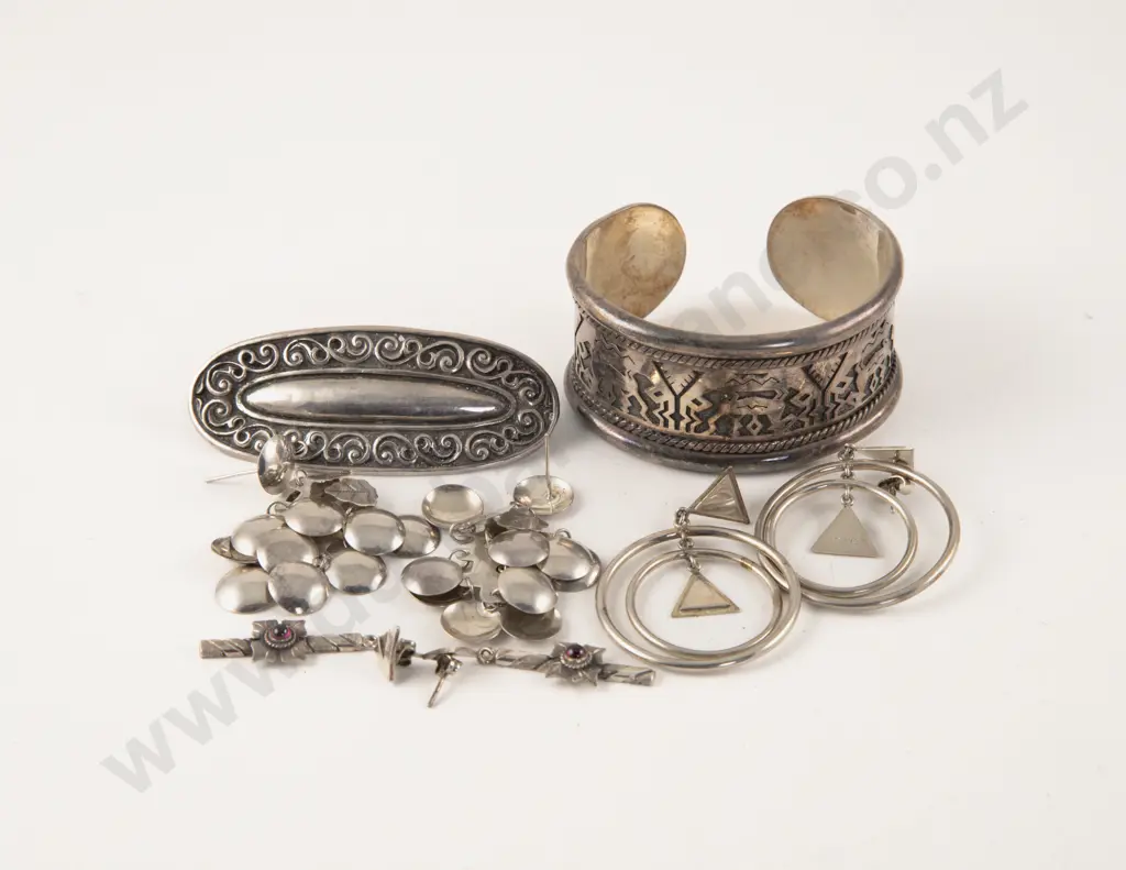 Collection of Assorted S/S Jewellery Image 1++