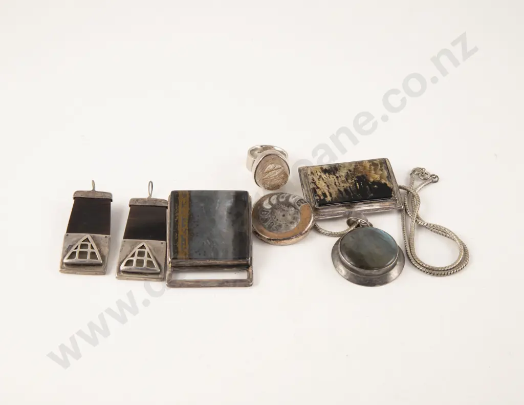 Collection of Assorted S/S Jewellery Image 1++