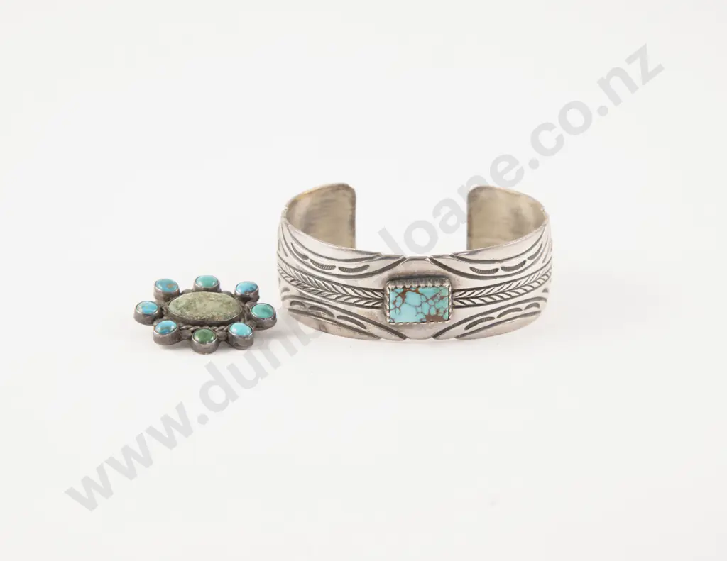 Native American S/S Turquoise Cuff Bangle Image 1++