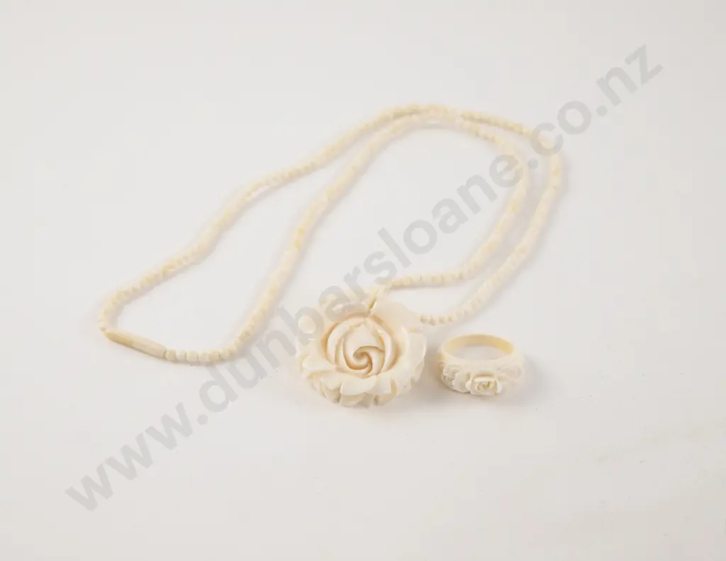 Art Deco Floral Moulded Ring and Pendant Image 1++