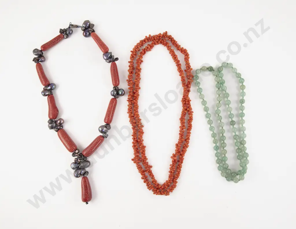 Single Strand Coral and Baroque Pearl Necklace Image 1++