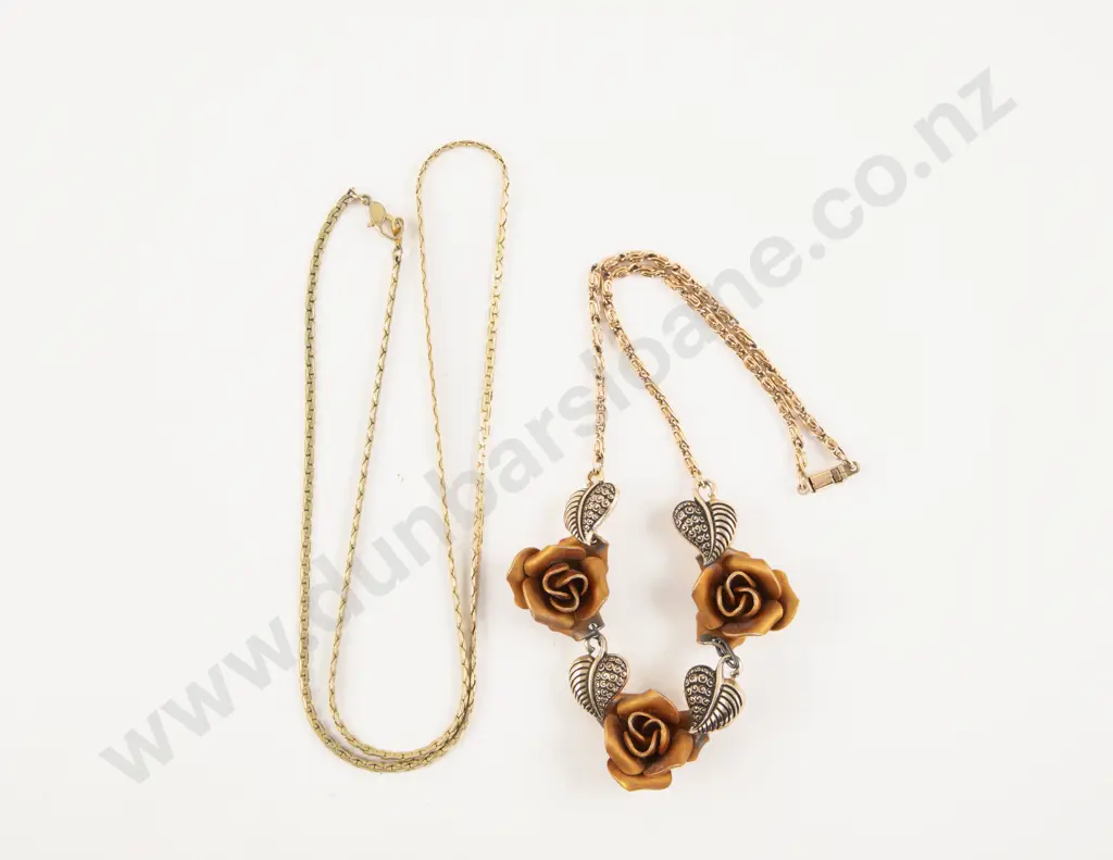Costume Jewellery Flower and Leaf Necklace Image 1++