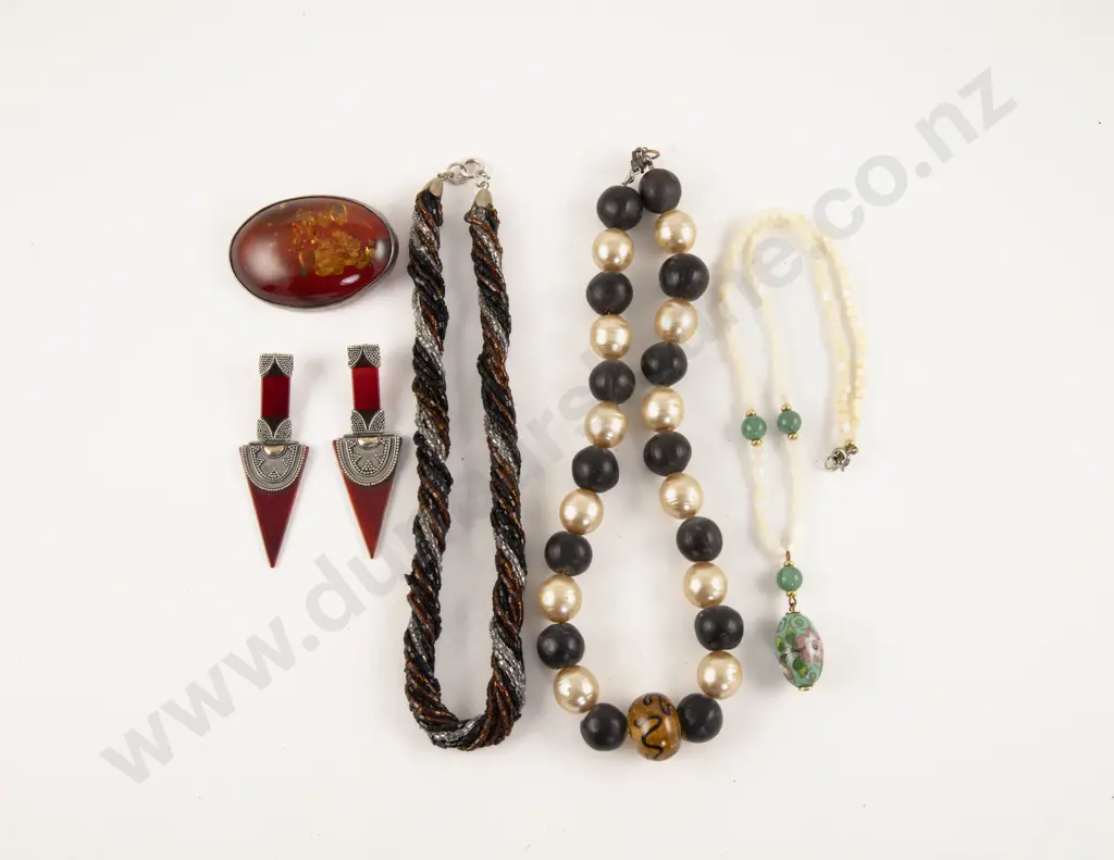 Pair S/S Pendant Drop Earrings with Small Collection of Costume Jewellery Image 1++