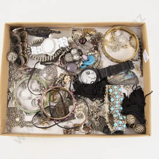 Collection of Assorted Costume Jewellery