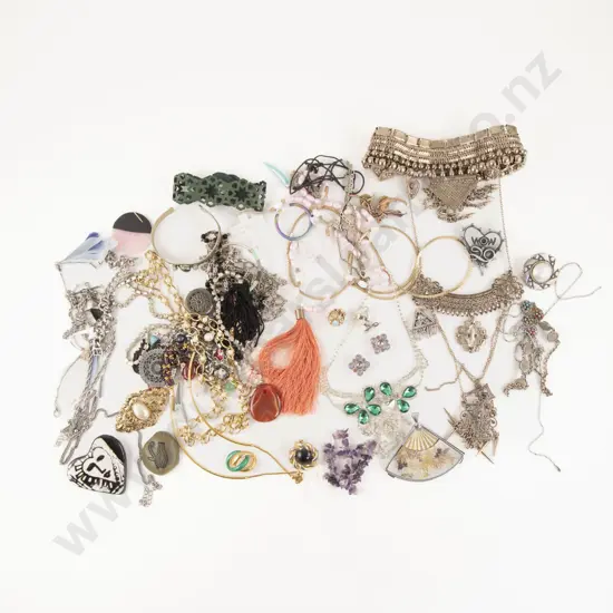 Collection of Assorted Costume Jewellery