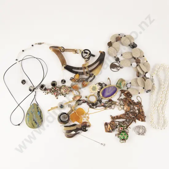 Small Collection of Assorted Costume Jewellery