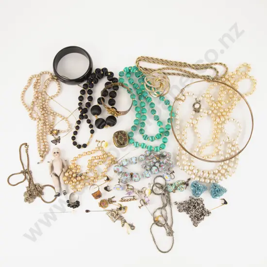 Collection of Assorted Costume Jewellery