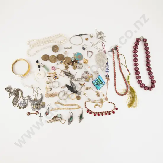 Small Collection of Assorted Costume Jewellery