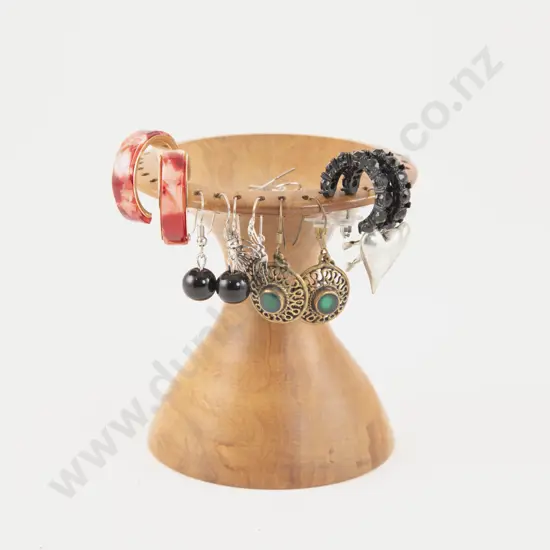 NZ Rimu Earring Holder Stand