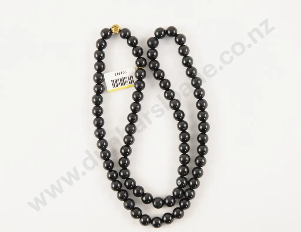 Single Strand Black Jade Bead Necklace with Gold Bead Pendant Image 1++