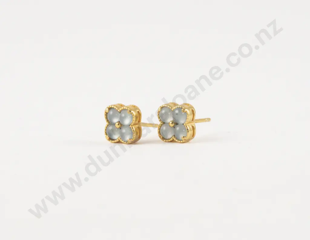 S/S White Jade Flower Stud Earrings Image 1++