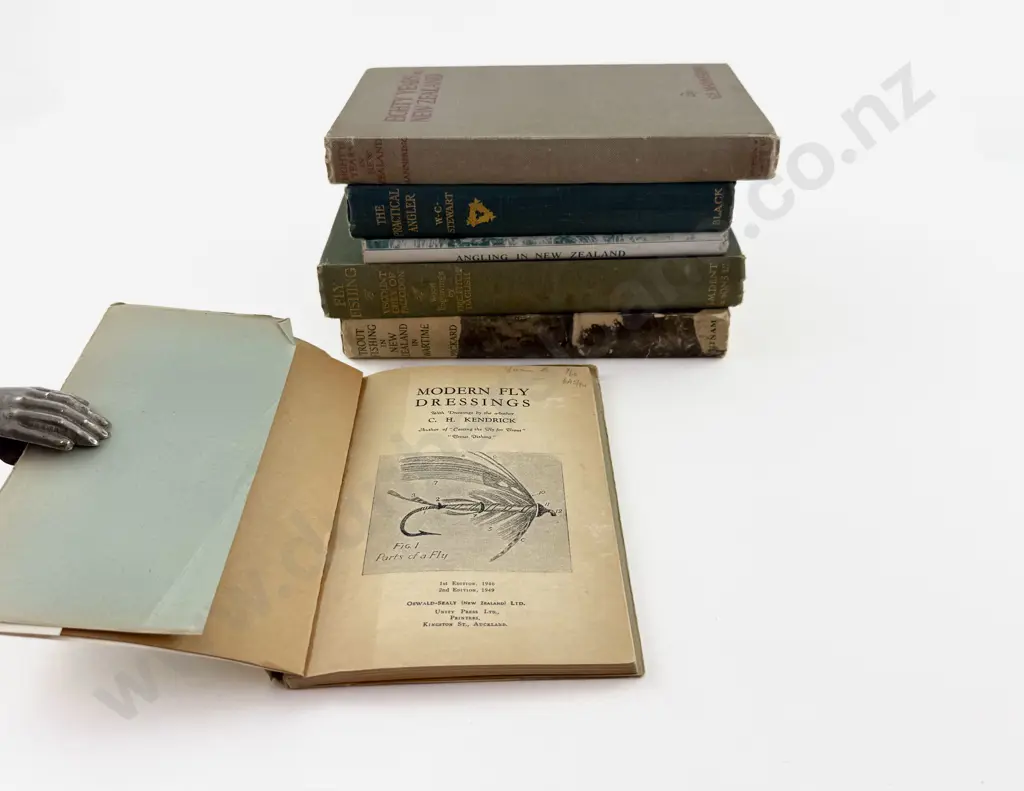 6 Vintage NZ & Other Fishing Books Image 1++