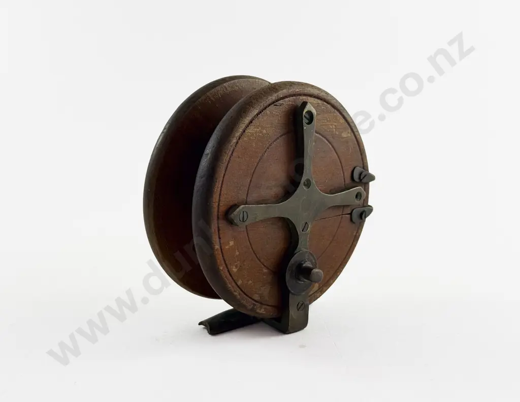 Vintage Walnut Nottingham Star Back Fly Reel Image 1++