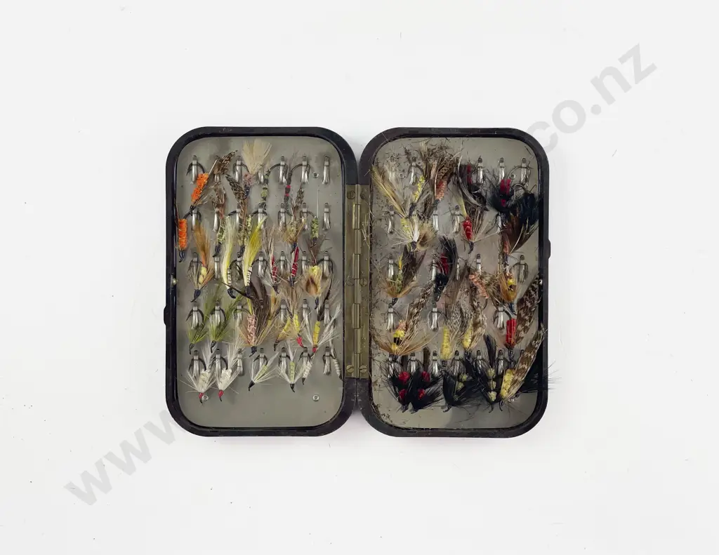 Vintage Hardys Neroda Brown Bakelite Box Of Mixed Trout Flies Image 1++