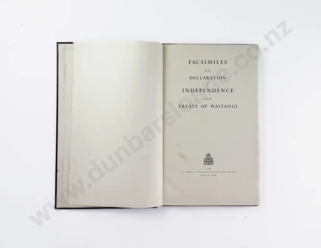 (-) Facsimiles of the Declaration of Independence and the Treaty Of Waitangi Image 1++