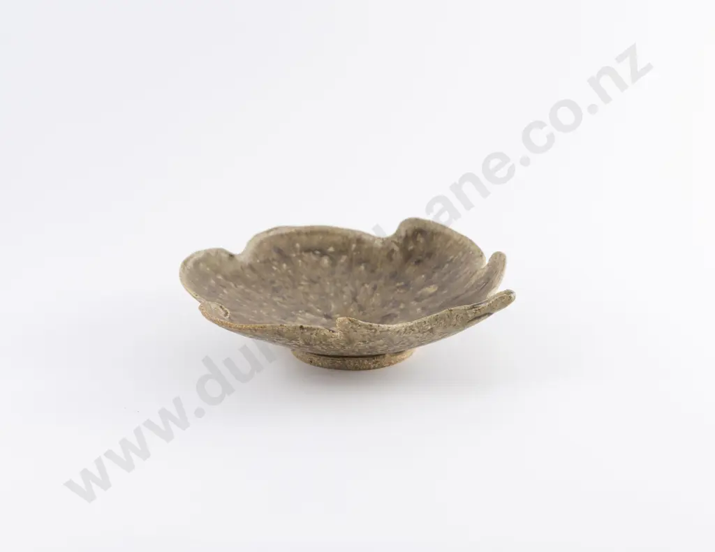 James Greig Leaf Form Dish Image 1++