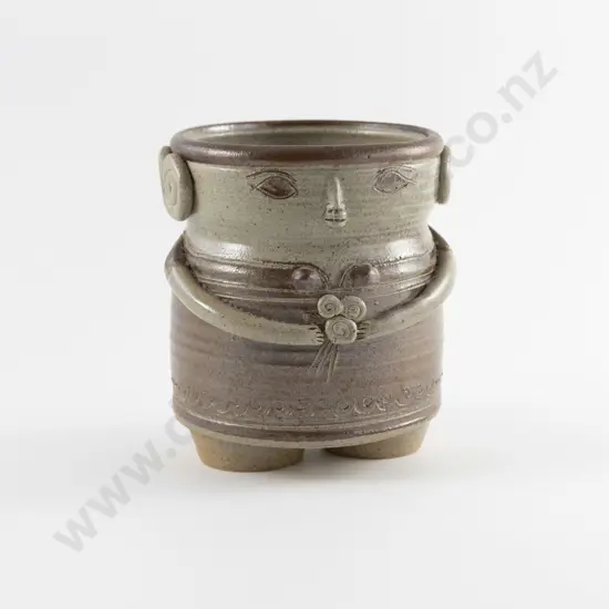 Pamella Annsouth Maiden Pot