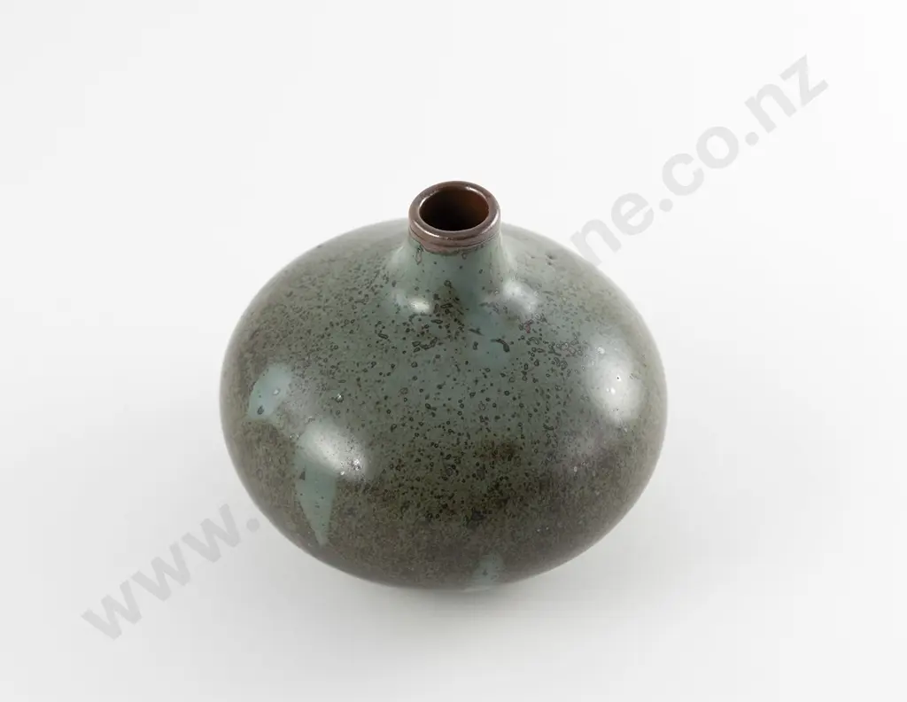 Len Castle Compressed Ovoid Vase Image 1++