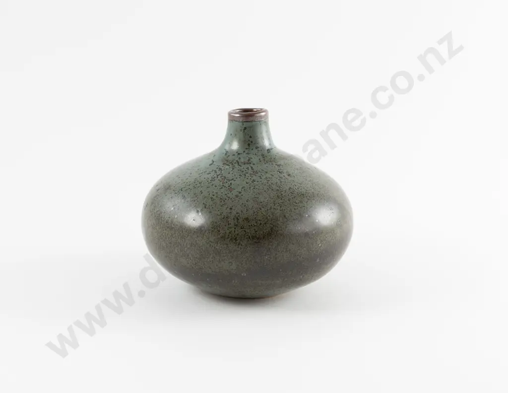 Len Castle Compressed Ovoid Vase Image 1++