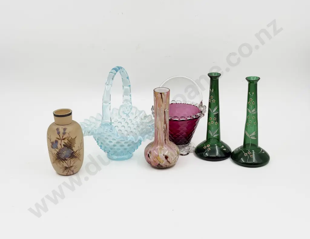 Two Art Glass Baskets & Four Assorted Vases Image 1++