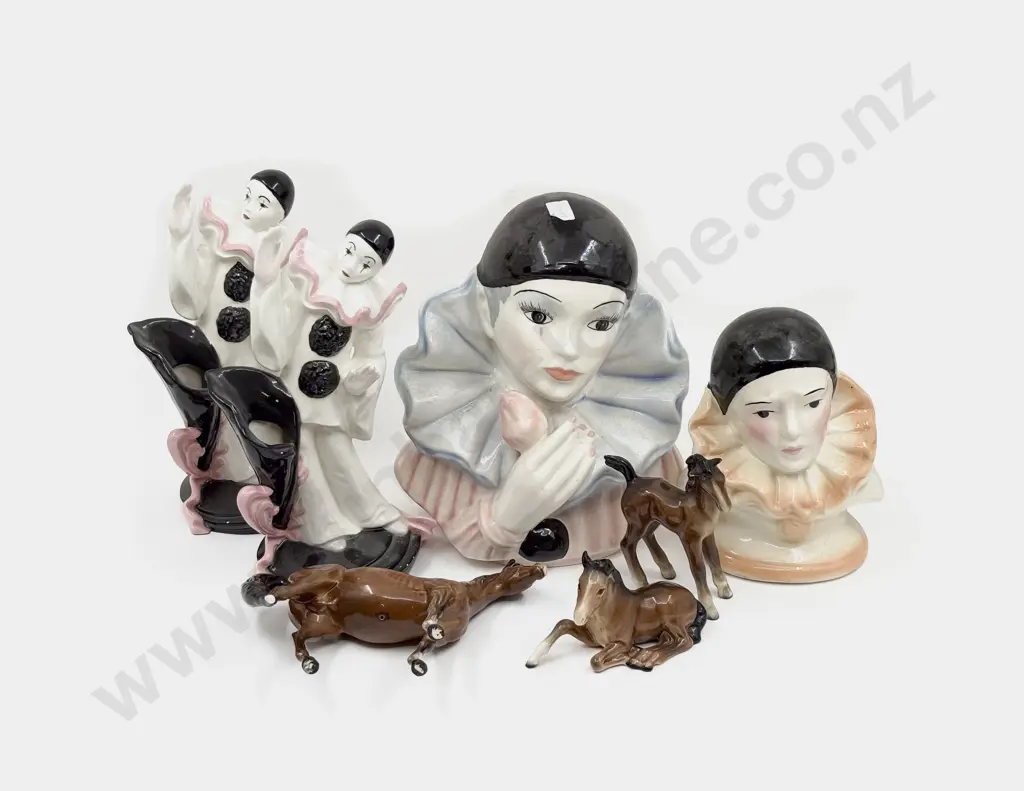 Quantity of Assorted China Ornaments Image 1++