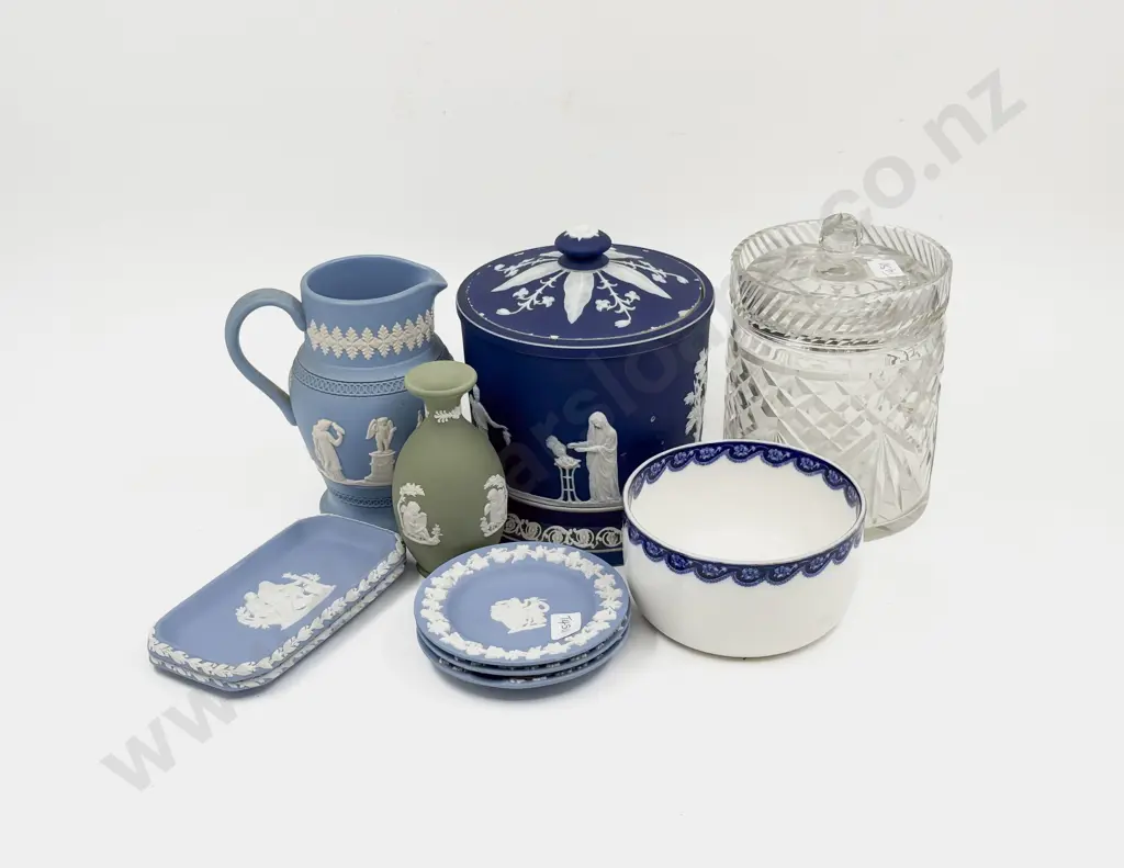 Quantity of Assorted Jasperware etc Image 1++