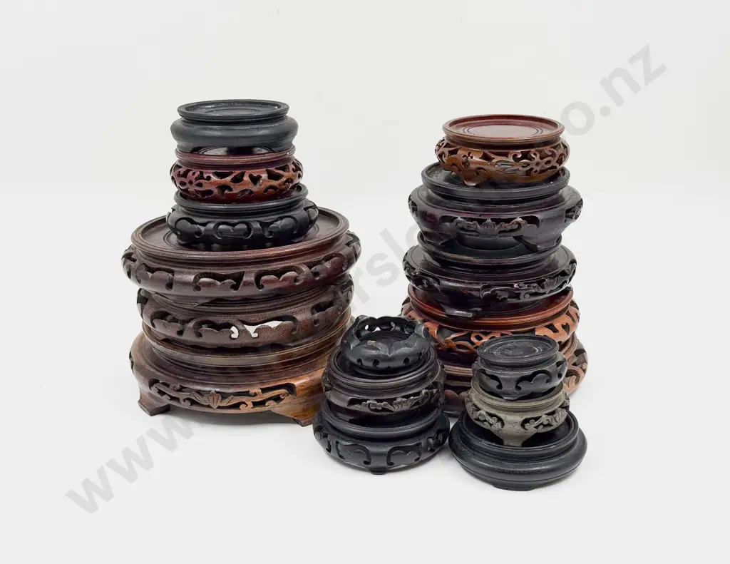 Quantity of Assorted Vase Stands Image 1++