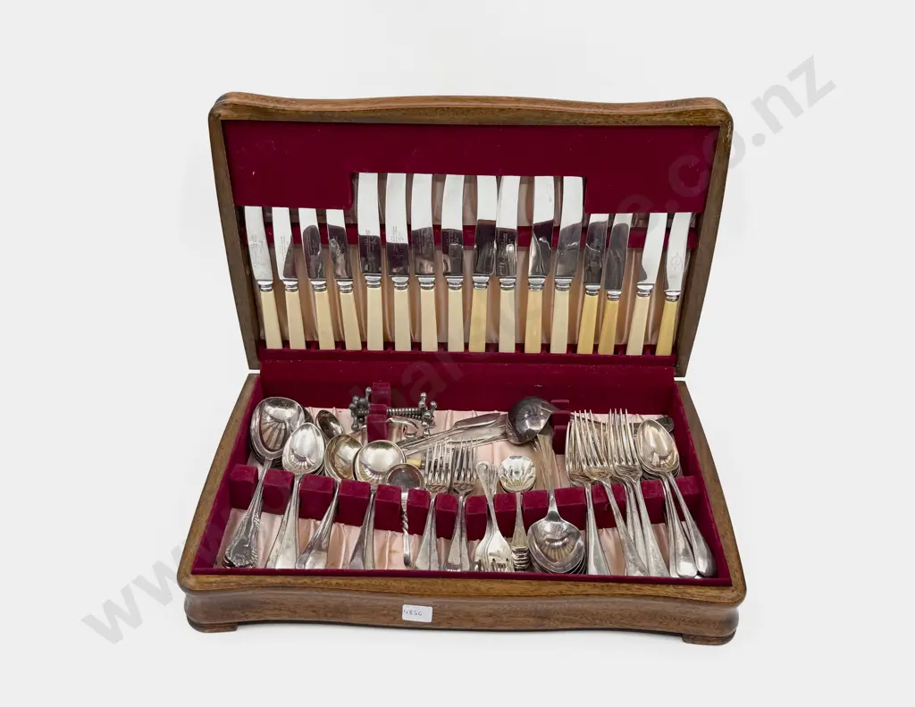 Canteen of Mixed S/P Cutlery together with Bone Handled Knives Image 1++