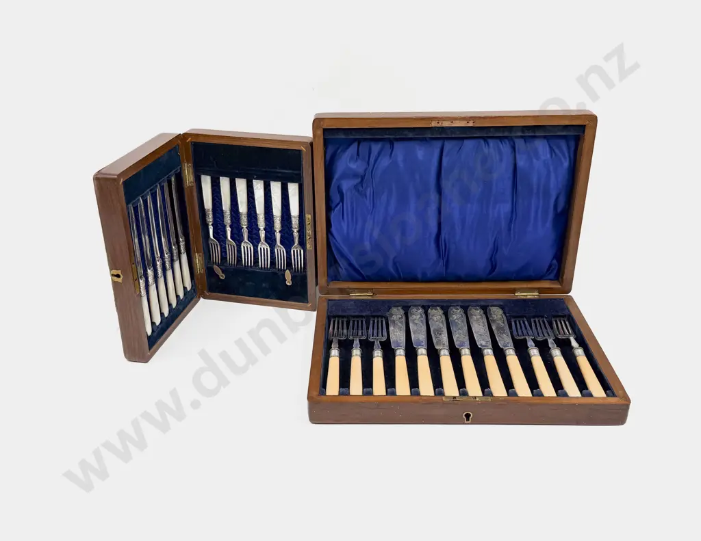 Cased MOP Handled Cutlery Set together with Bone Handled Cutlery Set Image 1++