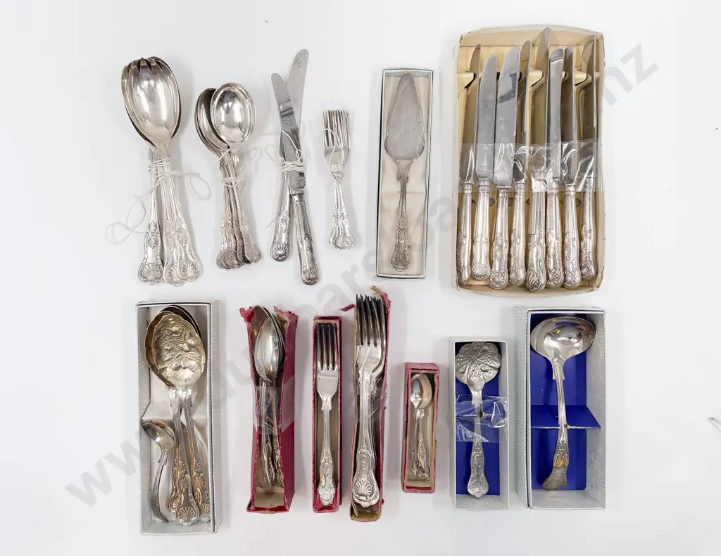 Quantity of Assorted Kings Pattern Cutlery Image 1++
