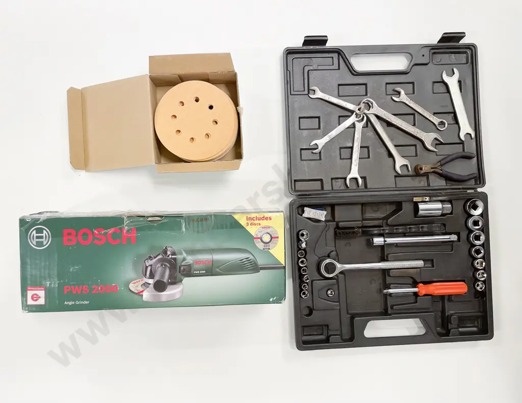 Bosch Angle Grinder together with Socket & Wrench Set (Incomplete) Image 1++