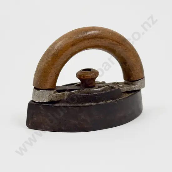 Antique Lace Iron