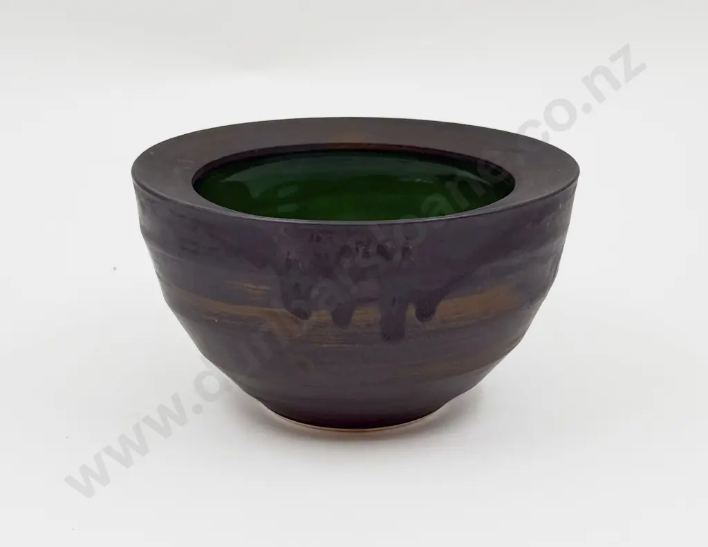 Paul Winspear Pot Image 1++