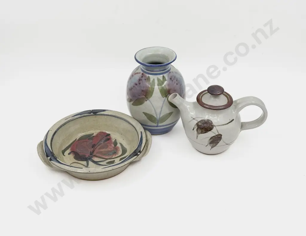 Three Pieces of Assorted Pottery Image 1++