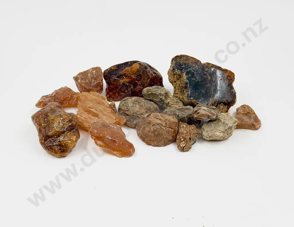 Quantity of Assorted Kauri Gum Image 1++