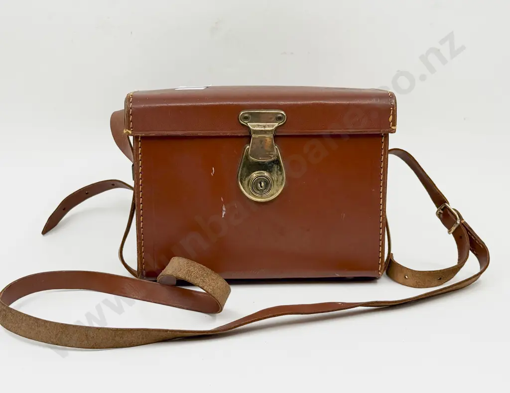 Bolex Paillard C8SL Camera in Case Image 1++
