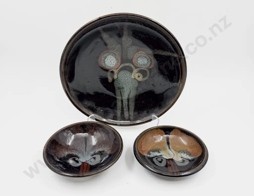 A Brian Gartside Shallow Bowl and Two Smaller Examples Image 1++