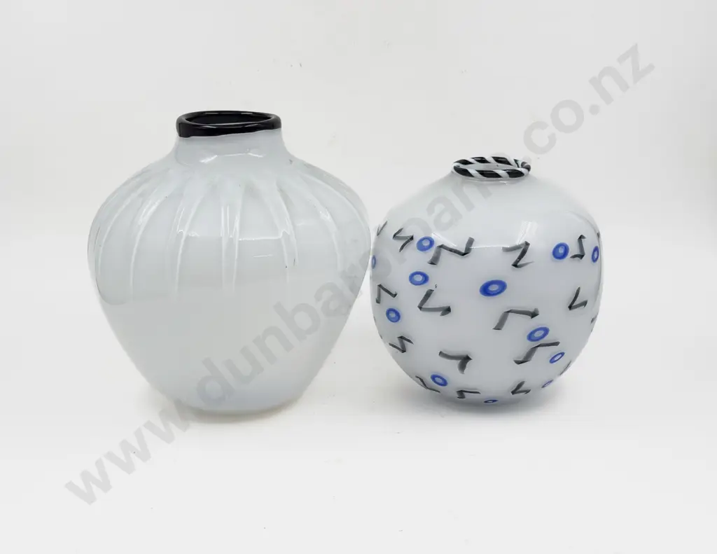 Two NZ Studio Art Glass Vases Image 1++